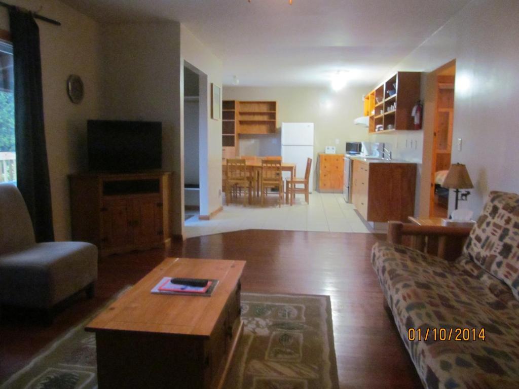 Little Beach Resort Ucluelet Bagian luar foto